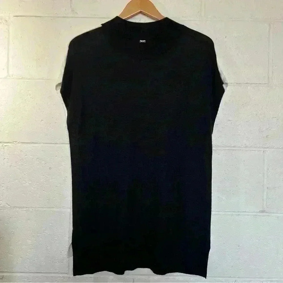 St John Knit Black and White Top-Large - Picture 2 of 7